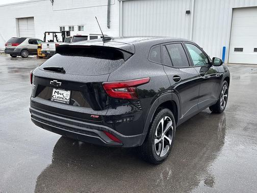 Mosaic Black Metallic 2024 Chevrolet Trax FWD 1RS