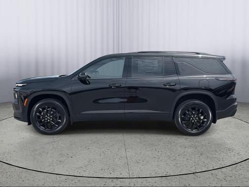 Mosaic Black Metallic 2026 Chevrolet Traverse LT