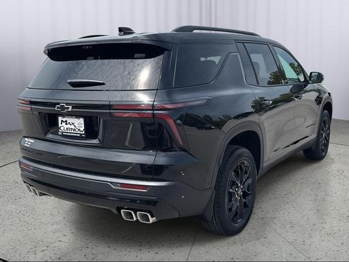 Mosaic Black Metallic 2026 Chevrolet Traverse LT