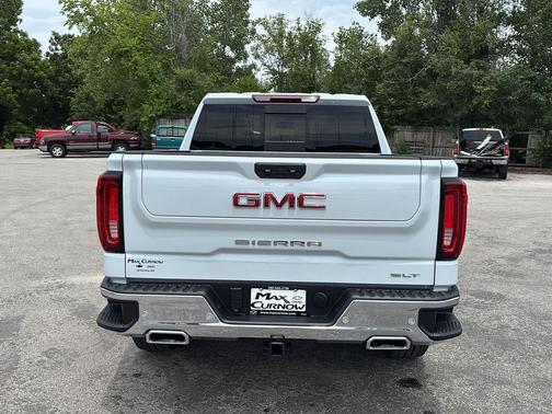 Glacier White Tricoat 2026 GMC Sierra 1500 SLT