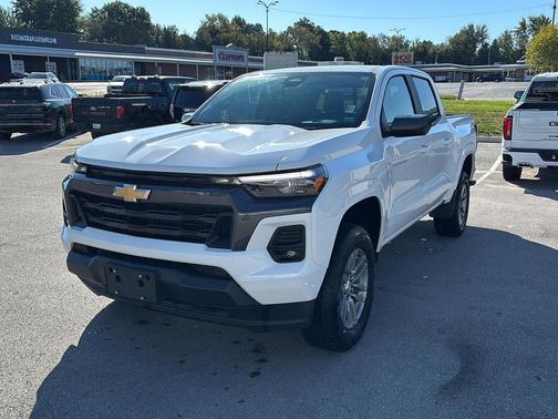Summit White 2024 Chevrolet Colorado LT