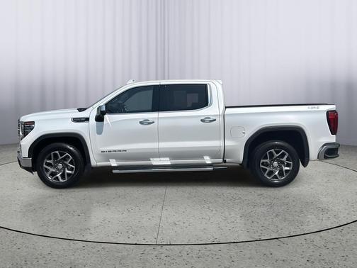 White Frost Tricoat 2022 GMC Sierra 1500 SLT