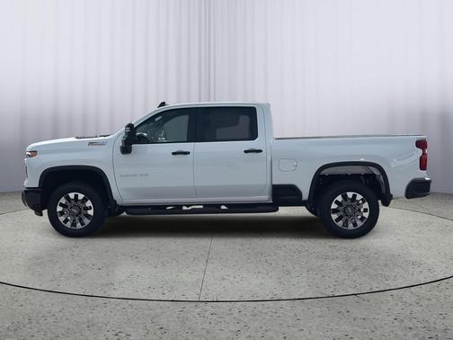 Summit White 2026 Chevrolet Silverado 2500 Custom