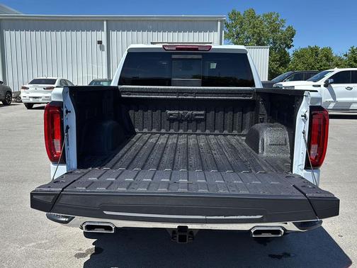 Glacier White Tricoat 2026 GMC Sierra 1500 SLT