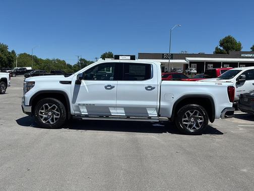 Glacier White Tricoat 2026 GMC Sierra 1500 SLT