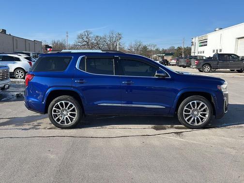 2023 GMC Acadia Denali