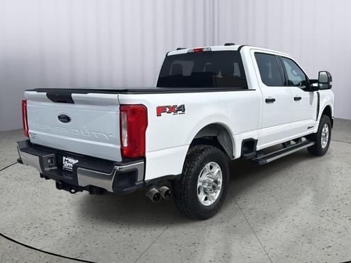Oxford White 2025 Ford F-250 XLT