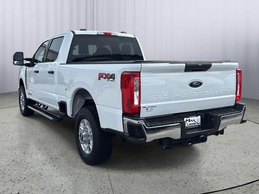 Oxford White 2025 Ford F-250 XLT