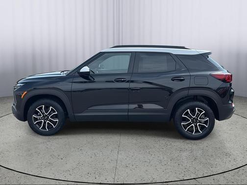 Mosaic Black Metallic 2026 Chevrolet Trailblazer ACTIV