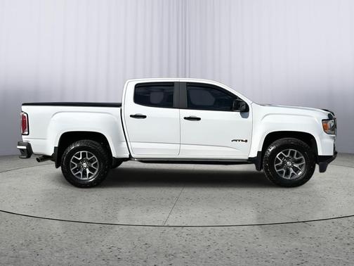 Summit White 2022 GMC Canyon AT4