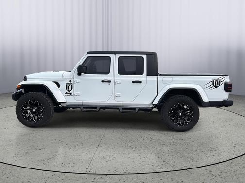 2022 Jeep Gladiator Sport S