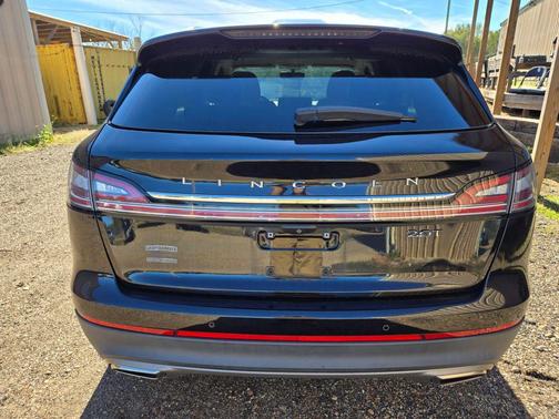 2019 Lincoln Nautilus Select