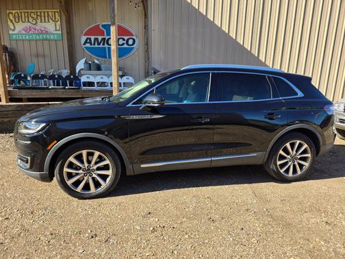 2019 Lincoln Nautilus Select