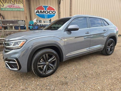 Pure Gray 2021 Volkswagen Atlas Cross Sport 3.6L V6 SE w/Technology R-Line