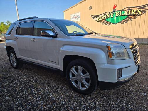 White 2017 GMC Terrain SLE-2