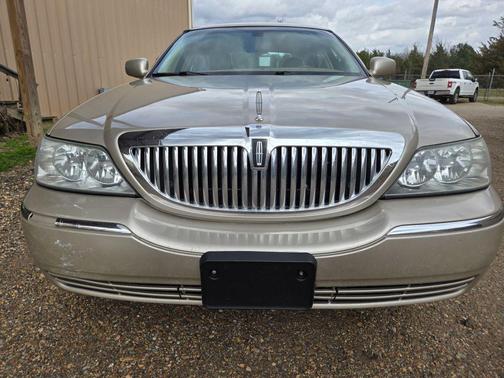 2008 Lincoln Town Car Signature