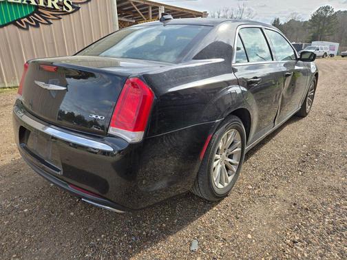 2017 Chrysler 300 Limited