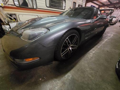 2004 Chevrolet Corvette Base
