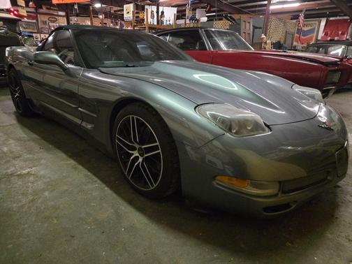 2004 Chevrolet Corvette Base