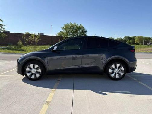 2024 Tesla Model Y Long Range Dual Motor All-Wheel Drive