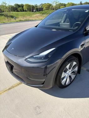 2024 Tesla Model Y Long Range Dual Motor All-Wheel Drive