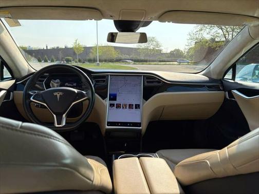 2015 Tesla Model S 85D