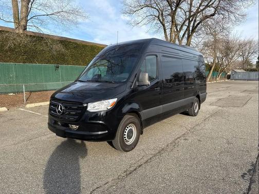 2025 Mercedes-Benz Sprinter 2500 High Roof