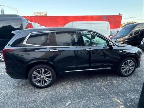 2025 Cadillac XT6 Premium Luxury FWD