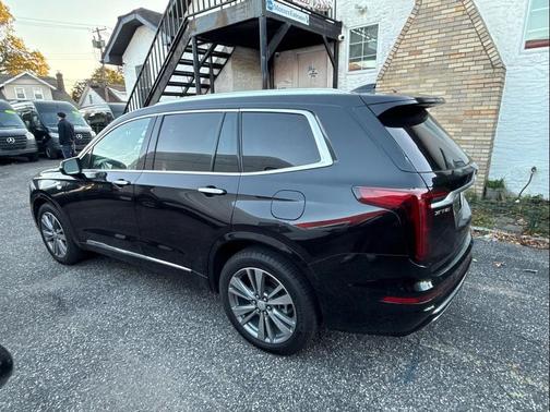 2025 Cadillac XT6 Premium Luxury FWD