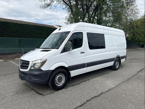 White 2018 Mercedes-Benz Sprinter 2500 High Roof V6