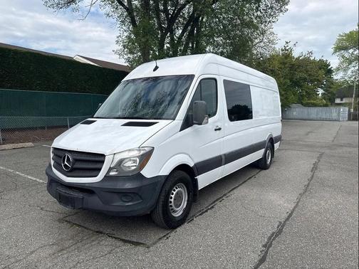 White 2018 Mercedes-Benz Sprinter 2500 High Roof V6