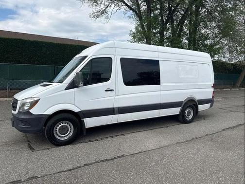 White 2018 Mercedes-Benz Sprinter 2500 High Roof V6