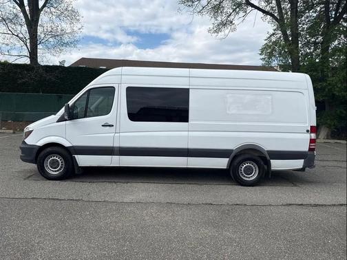 White 2018 Mercedes-Benz Sprinter 2500 High Roof V6