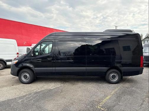 2025 Mercedes-Benz Sprinter 2500 High Roof