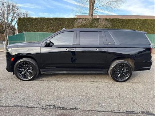 2023 Cadillac Escalade ESV Premium Luxury