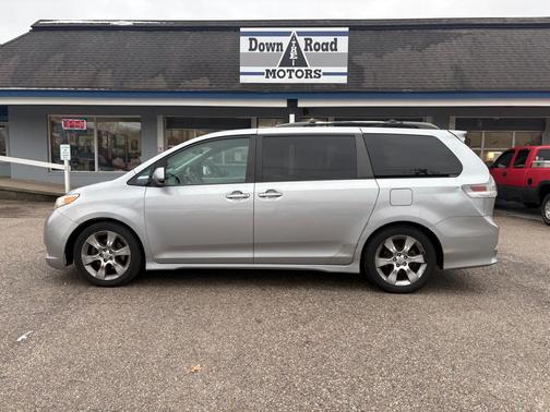 2011 Toyota Sienna SE
