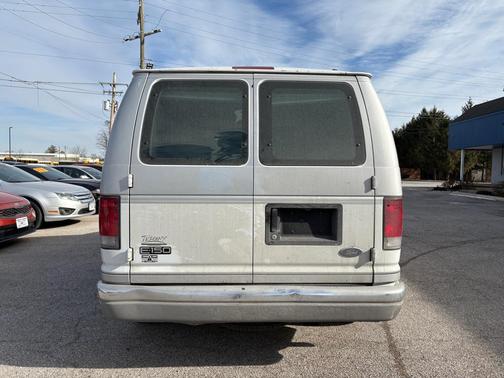 2002 Ford E150 Cargo