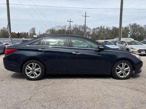 BLUE 2011 Hyundai SONATA SE