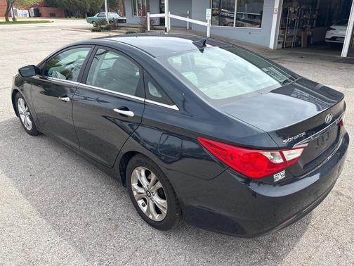 BLUE 2011 Hyundai SONATA SE