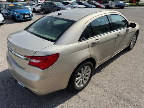 2013 Chrysler 200 Touring