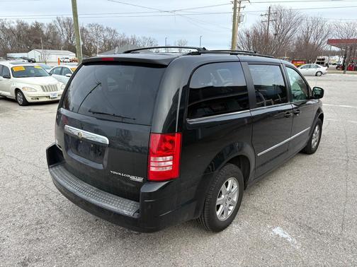 2010 Chrysler Town & Country Touring