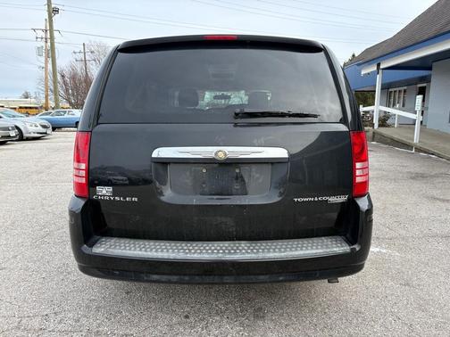 2010 Chrysler Town & Country Touring