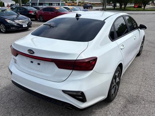 Clear White 2021 Kia Forte LXS