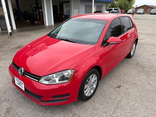 2017 Volkswagen Golf TSI S 4-Door
