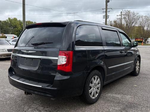 2013 Chrysler Town & Country Touring
