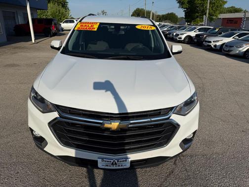 WHITE 2018 Chevrolet Traverse LT Cloth