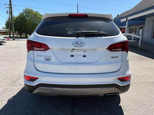 Pearl White 2018 Hyundai Santa Fe Sport 2.4L