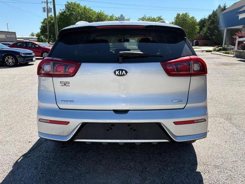 Silky Silver 2018 Kia Niro LX
