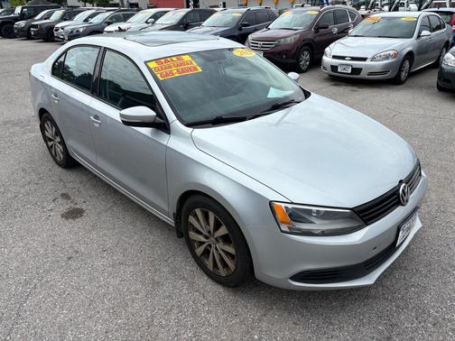 Reflex Silver Metallic 2012 Volkswagen Jetta SE