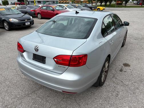 Reflex Silver Metallic 2012 Volkswagen Jetta SE